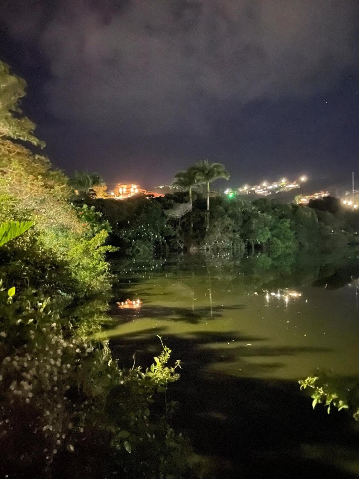 Lua Da Lagoa Búzios